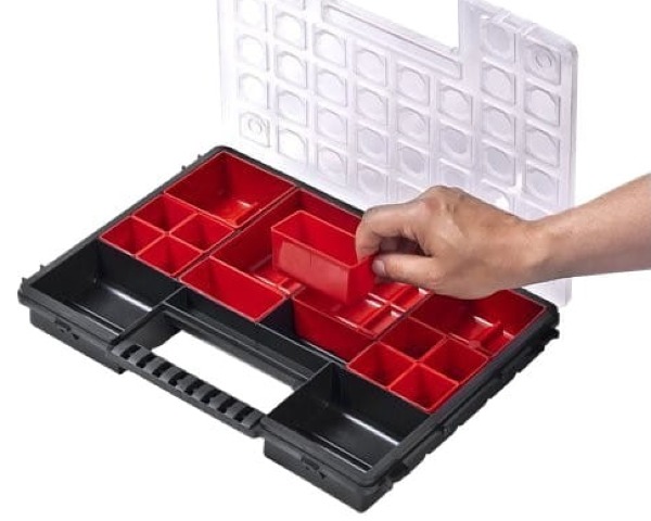 Kubeczki można wyjąć z organizera