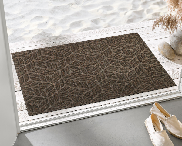 Wycieraczka do butów 90x60 cm brązowy Leaves - aranżacja przed wejściem