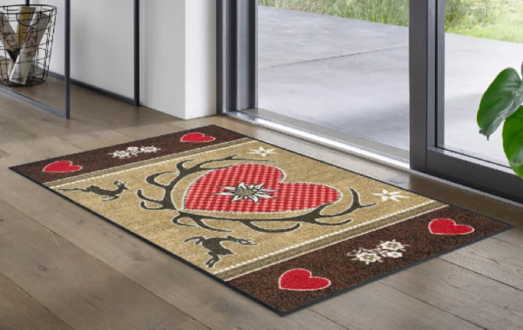 Dywanik świąteczny Serce i Renifer 120 x 75 cm - aranżacja przy drzwiach tarasowych
