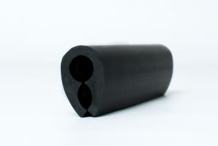 profil-odbojowy-28x40-mm-kolor-czarny.jpg