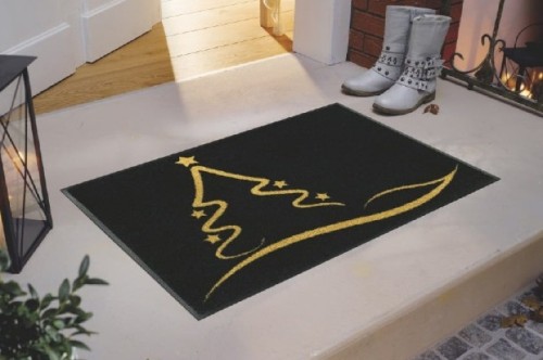 Świąteczny dywanik ze złotą choinką 75 x 50 cm prezentacja przy wejściu