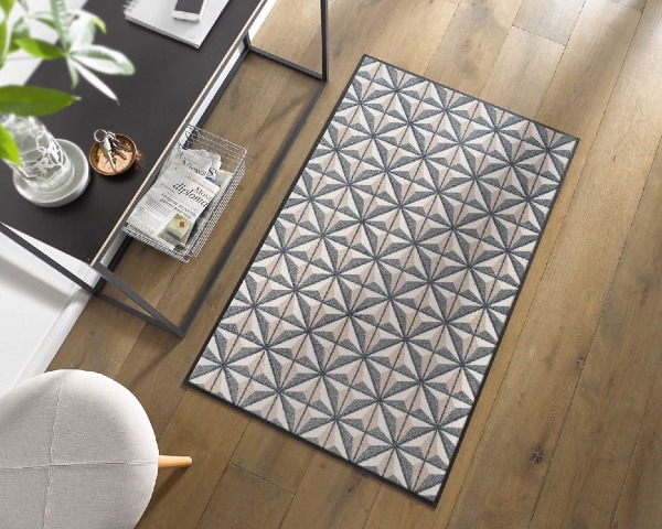 wycieraczka-pod-drzwi-tarasowe-ozdobna-aranzacja-w-domu