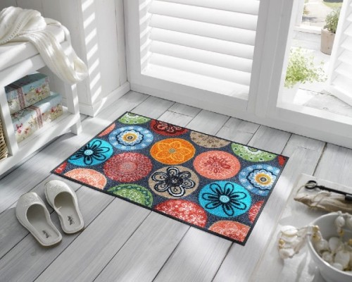 wycieraczka-do-domu-ozdobna-75-x-50-cm-prezentacja-przy-wejsciu