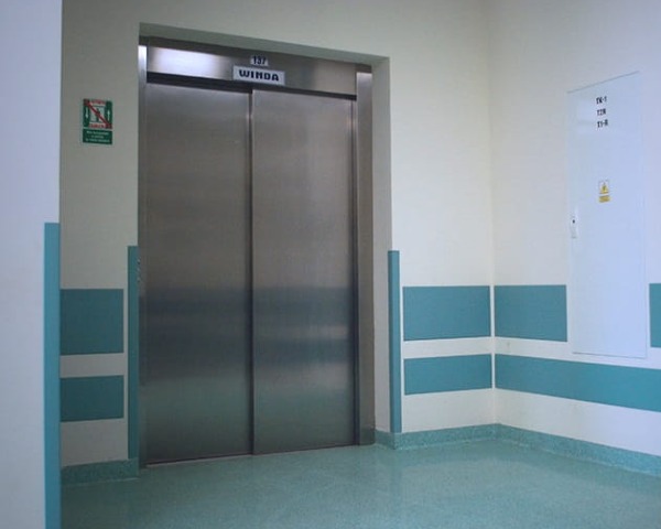 Listwa ochronna AcroMat prezentacja na ścianie