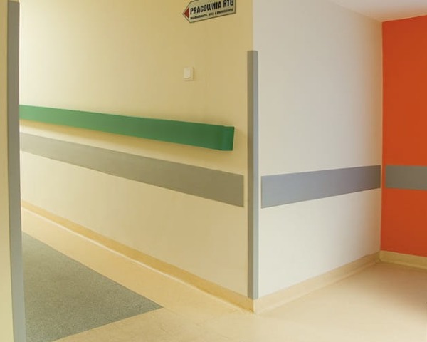 Odbojnica-scienna-AcroMat-realizacja-w-przychodni