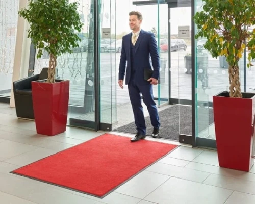 Elegancka-mata-tekstylna-wejsciowa-Monokolor-aranzacja-przy-wejsciu