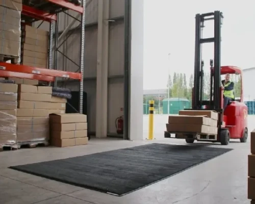 Mata-pod-wozkek-widlowy-150x400cm-WheelMat-w-magazynie