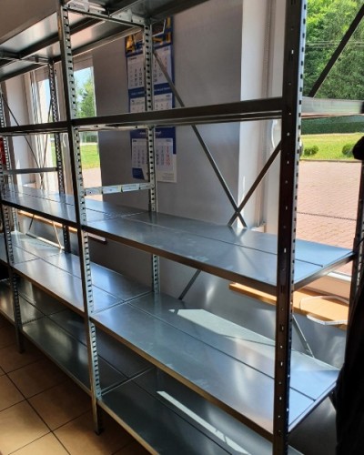 Regał panelowy 200x100x60 cm 5 poziomów 180 kg - prezentacja ustawienia