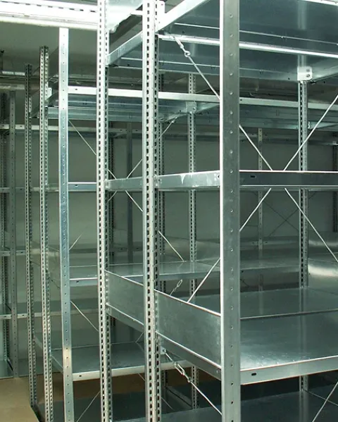 Regal-polkowy-magazynowy-ze-stali-ocynkowanej---prezentacja-gotowych-regalow