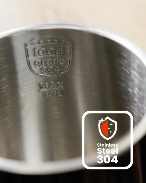 Czajnik elektryczny czarny 1,7 litra Huslog - prezentacja stalowego wnętrza