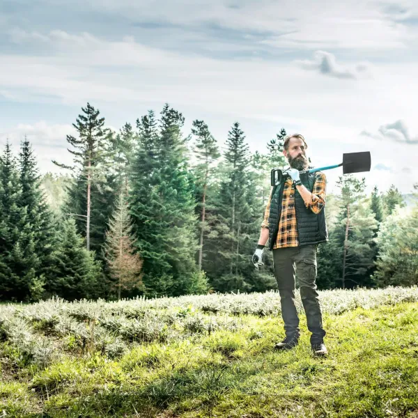 szpadel-prosty-cellfast-doskonaly-do-pracy-w-lesnej-ziemi