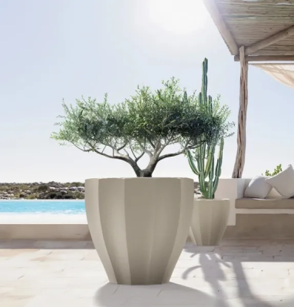 duża donica dekoracyjna Rona aranżacja