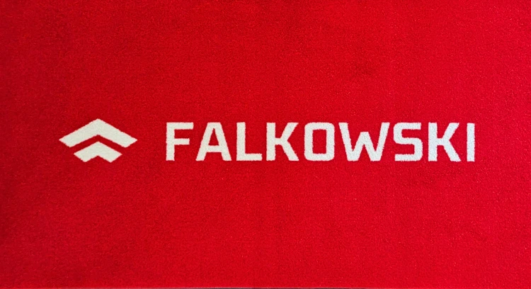 wycieraczka reklamowa z logo - realizacja Stamats dla hurtowni Falkowski.webp