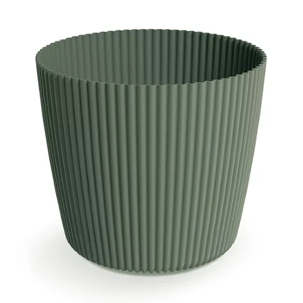 Donica Milly 39 cm zielona pinia DMI400 Prosperplast. Duża okrągła doniczka do roślin domowych w kolorze ciemnej zieleni z pionowymi żłobieniami na białym tle.