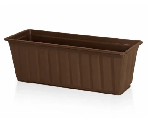 Brązowa skrzynka balkonowa Agro 50 cm IS500 Prosperplast. Klasyczna podłużna doniczka w kolorze ciemnego brązu na białym tle.