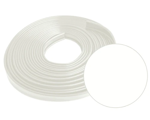 Biała okładzina poręczowa 40x6 mm z PVC, zwinięta w rolkę o długości 20 m wraz z próbką koloru.