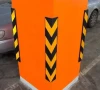 Prezentacja montażu narożników gumowych na parkingu podziemnym.