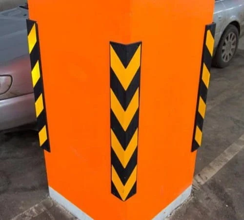 Prezentacja montażu narożników gumowych na parkingu podziemnym.