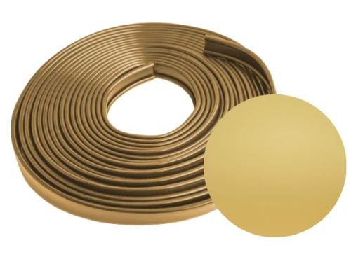 Złota okładzina poręczowa 35x6 mm z PVC, zwinięta w rolkę o długości 20 m wraz z próbką koloru.