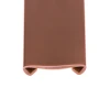 Zbliżenie na przekrój elastycznej okładziny poręczowej 30x8 mm w głębokim kolorze miedzianym.