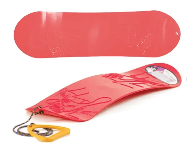 Czerwona plastikowa deska snowboardowa Prosperplast Snowboard S o długości 68 cm z kolorową linką.