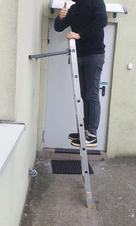 bezpieczny-stabilny-seperator-drabiny.jpg