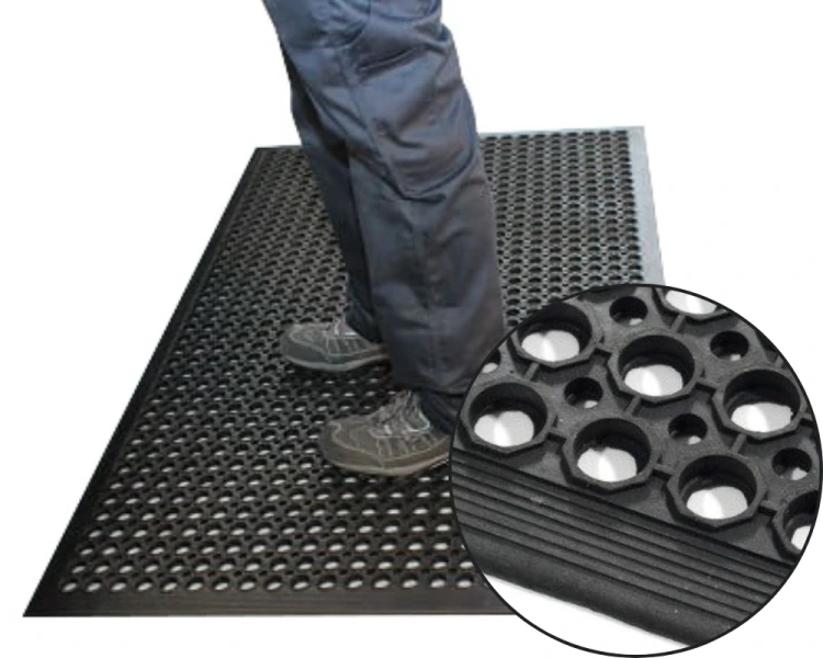 Mata stanowiskowa ażurowa z najazdem 120 x 80 cm.png