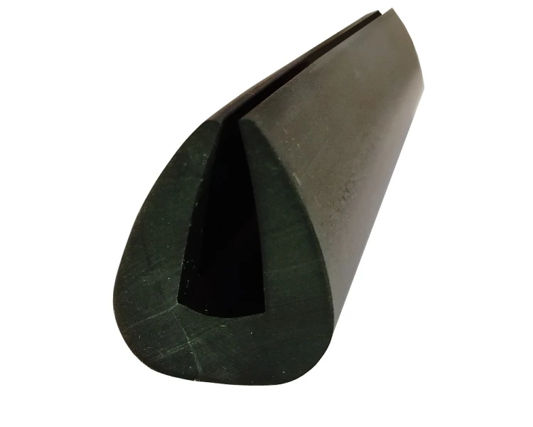 Profil odbojowy czarny 20,5 x 26 mm.png
