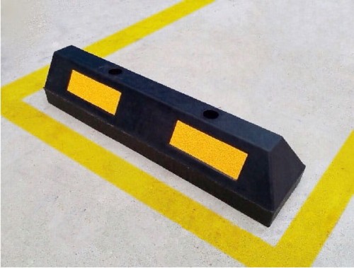 Pojedynczy element gumowy na parking samochodowy