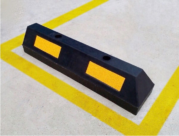 Pojedynczy element gumowy na parking samochodowy