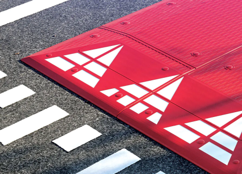 Wyspowy próg zwalniający przy przejściu dla pieszych