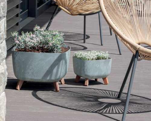 Doniczka Gracia Square Beton Effect aranzacja na tarasie