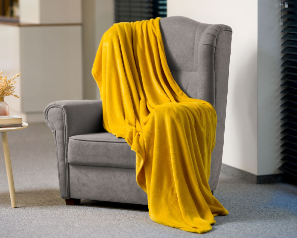 Koc polarowy 150x200 cm żółty Teesa