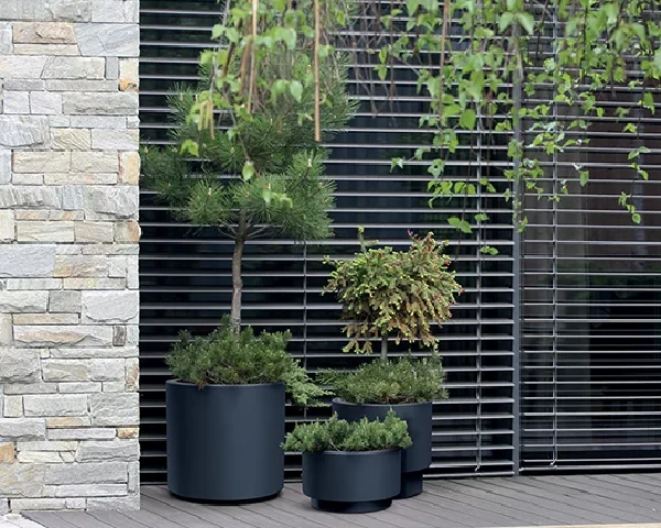 donica ogrodowa heos prosperplast - prezentacja z innymi donicami serii heos na patio