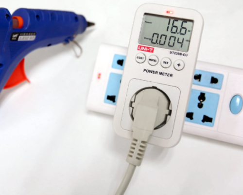 Gniazdo sieciowe z miernikiem zużycia energii Uni-T UT230B-EU