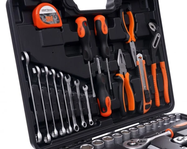 Zestaw-narzedzi-recznych-83-elementow-w-walizce-szczegoly