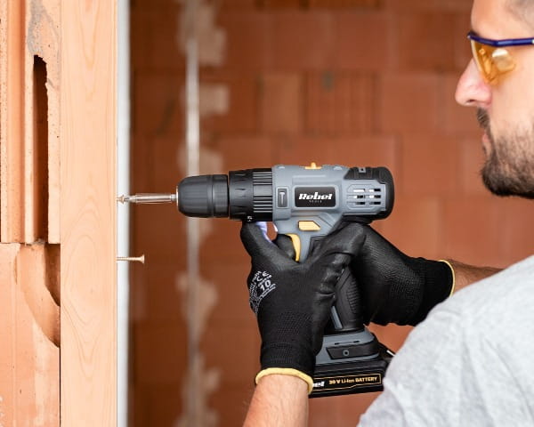 Wiertarko-wkrętarka udarowa akumulatorowa 20V 2A + akcesoria