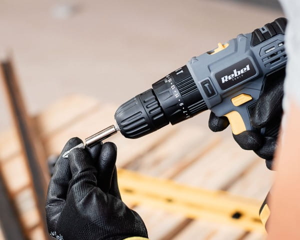 Wiertarko-wkrętarka udarowa akumulatorowa 20V 2A + akcesoria