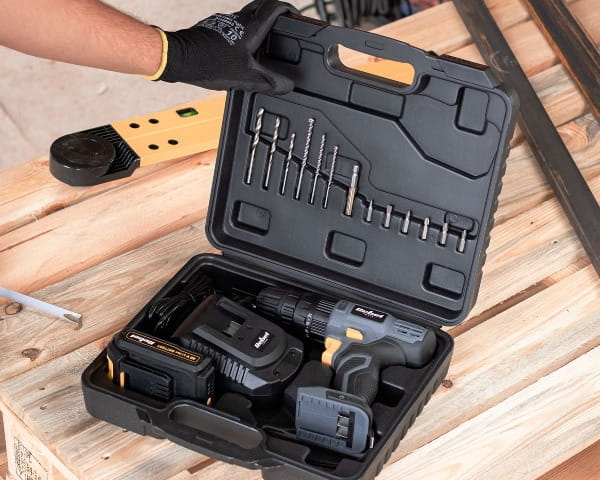 Wiertarko-wkrętarka udarowa akumulatorowa 20V 2A + akcesoria