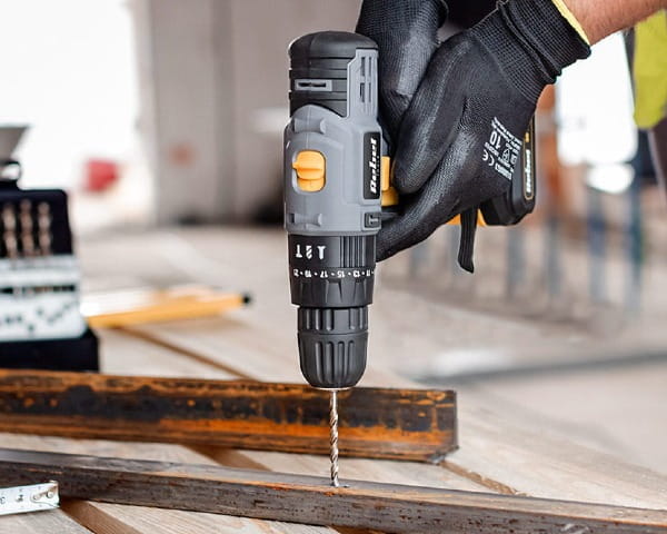 Wiertarko-wkrętarka udarowa akumulatorowa 20V 2A + akcesoria