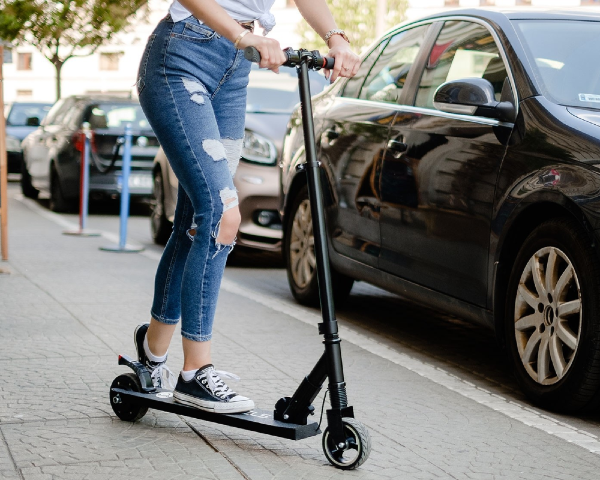 Hulajnoga elektryczna składana czarna Rebel Fast Wheels