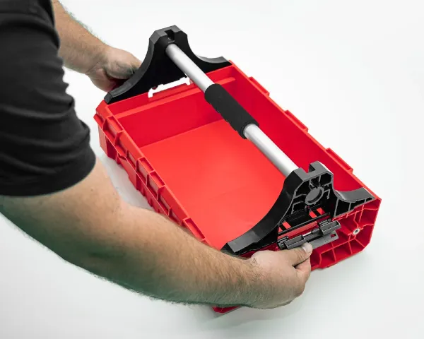 Uchwyt do skrzynki narzedziowej Qbrick System PRO Box Handle montaz.webp
