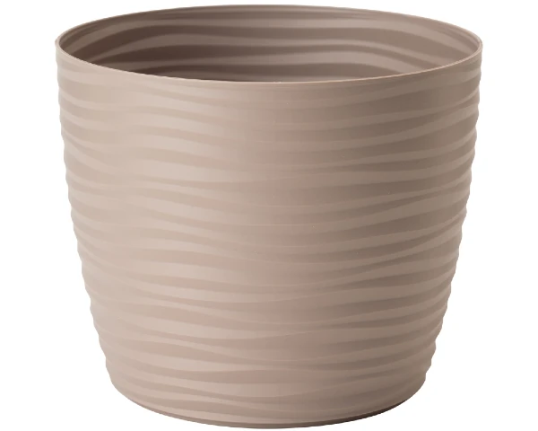Duża beżowa doniczka Form Plastic Sahara Round o średnicy 22,5 cm z dekoracyjnym wzorem falistych żłobień