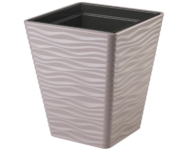 Beżowa wysoka donica kwadratowa Form Plastic Sahara Dunes o boku 39 cm z dekoracyjnym wzorem fal.