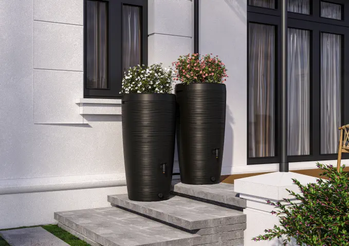 zbiornik-na-deszczowke-gobi-240-litrow-czarny-aranzacja