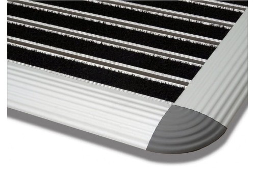 zdjęcie najazdu wycieraczki domowej