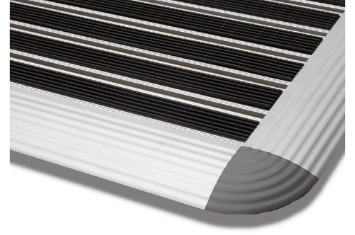 wycieraczka systemowa do butów zbliżenie najazdu