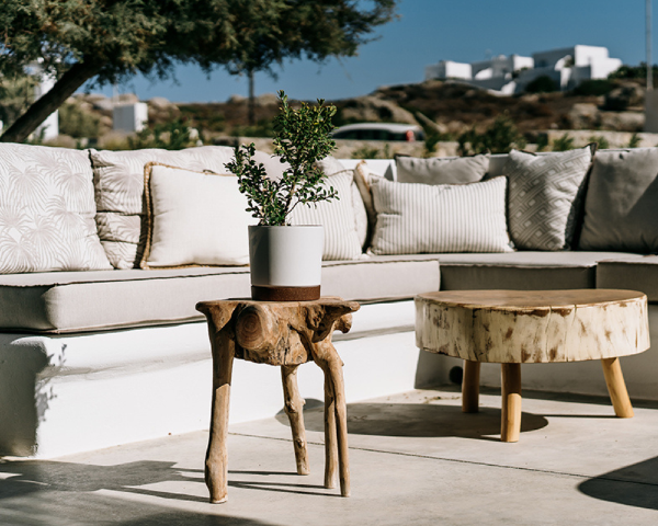 Doniczka z podstawka okragla Tubo aranzacja na tarasie