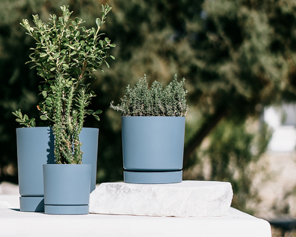 Doniczka na kwiaty Tubo aranzacja na tarasie