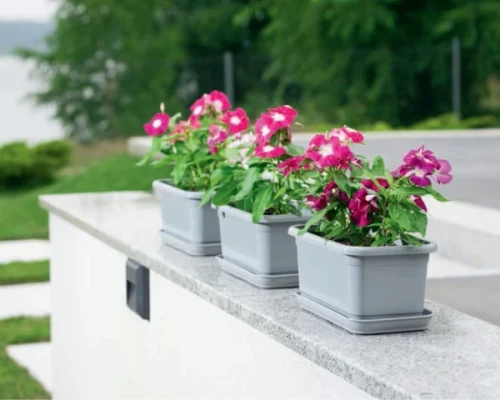 doniczki prostokatne form plastic venus aranzacja na zewnatrz